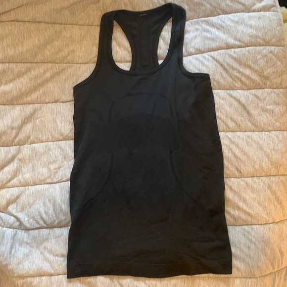 Lululemon black racerback tank size 4 - Picture 3 of 4